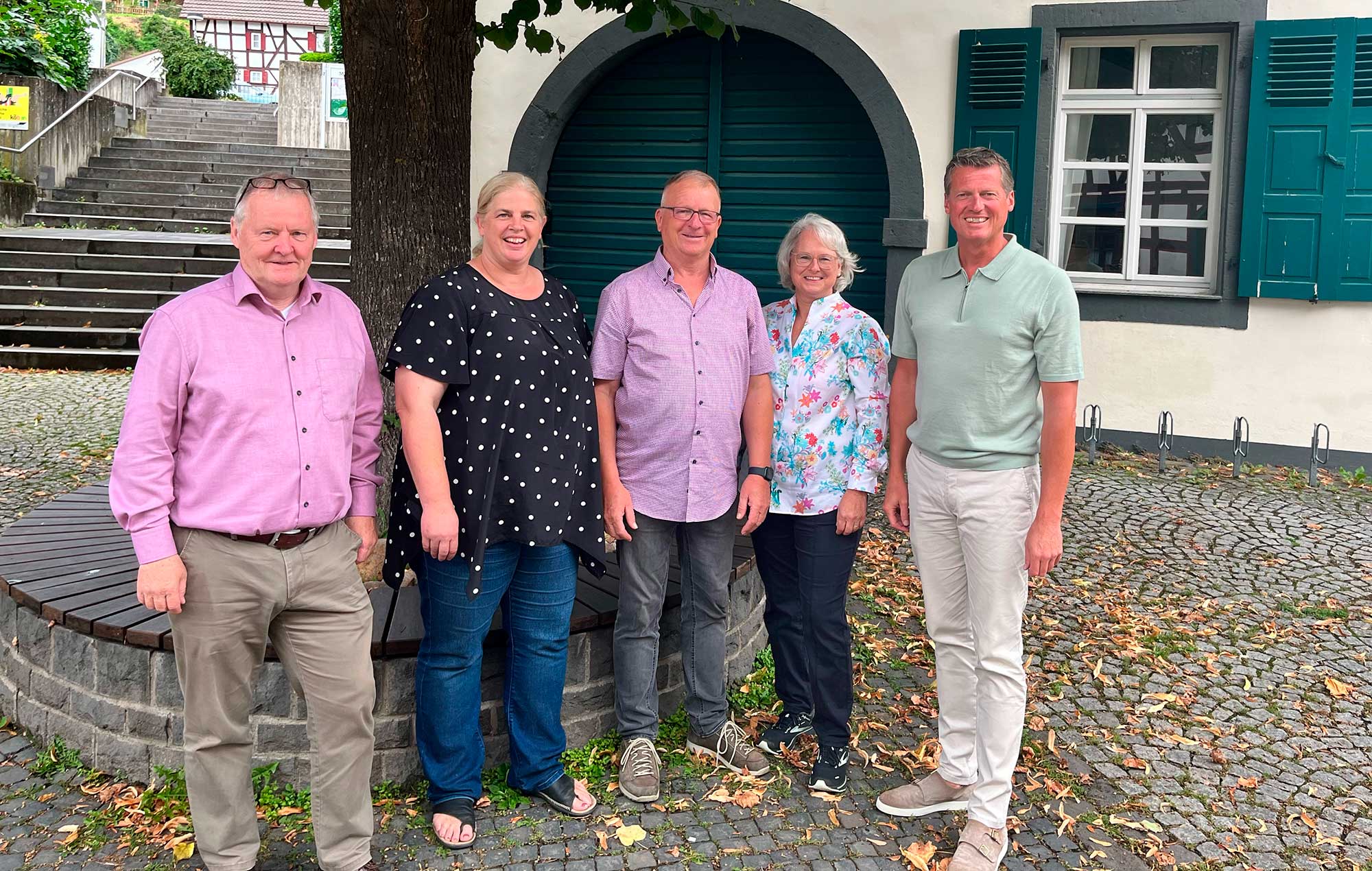 Der Pfarrgemeinderat Bad Bodendorf erhält 1000 Euro als Beitrag zur Renovierung der Küche im alten Pfarrheim
